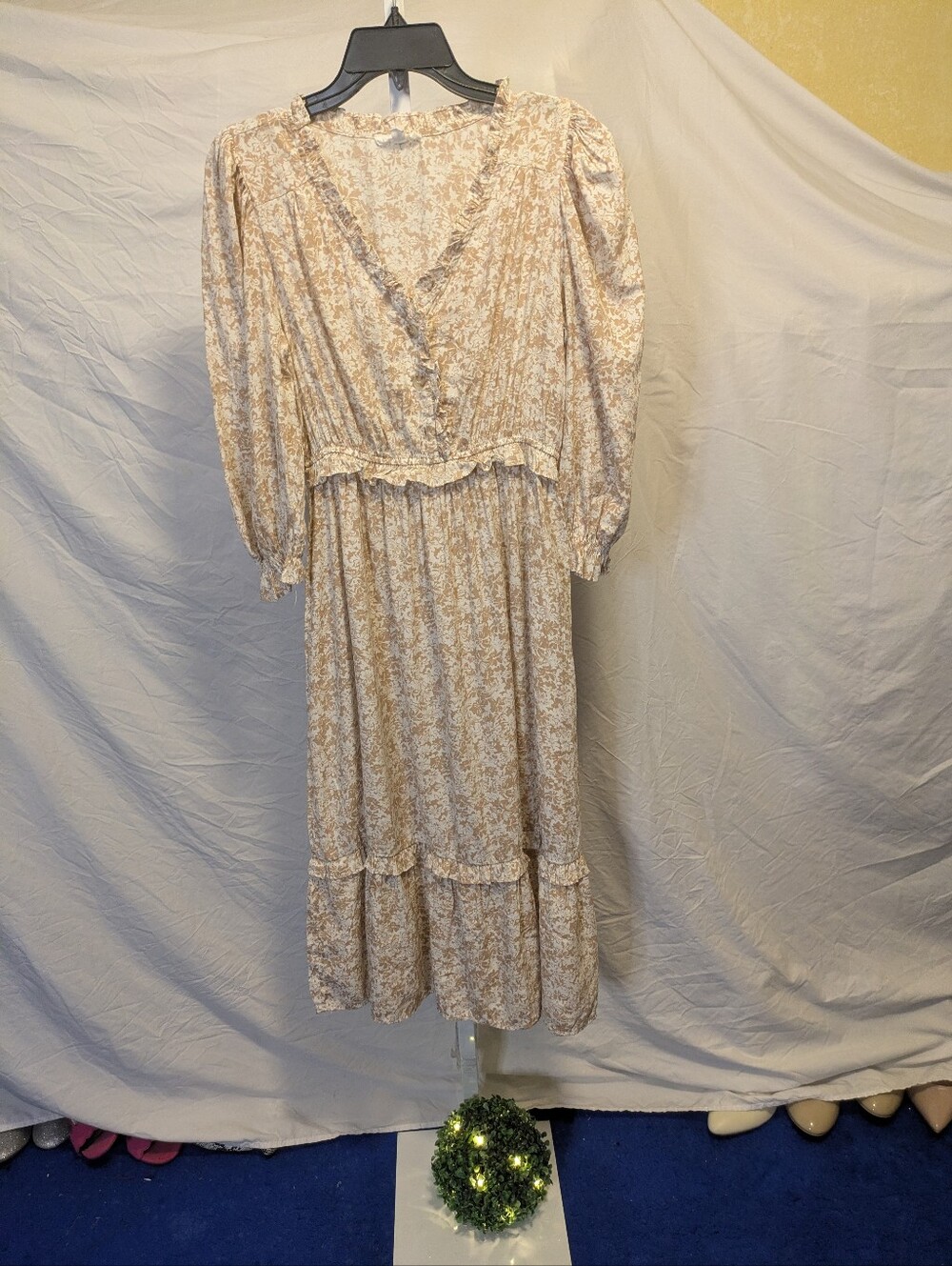 Blu Pepper Boho Cream & Tan Floral Tiered Midi Dress Puff Sleeve Medium